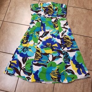 Sleeveless flowery dress